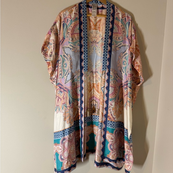 Chico's Medallion Print 100% Silk Ruana Wrap S/M - Picture 3 of 11